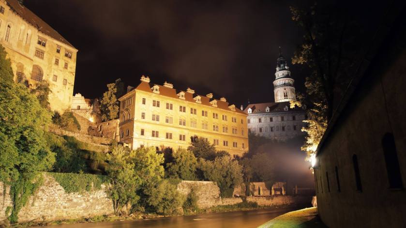кРУМЛОВСКИЙ ЗАМОК НОЧЬЮ
