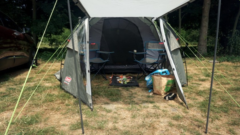 Лучшая палатка для двоих человек Coleman Coastline Plus (2)