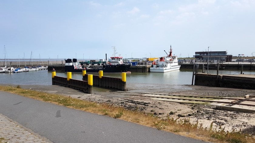 Neuharlingersiel Germany (2)