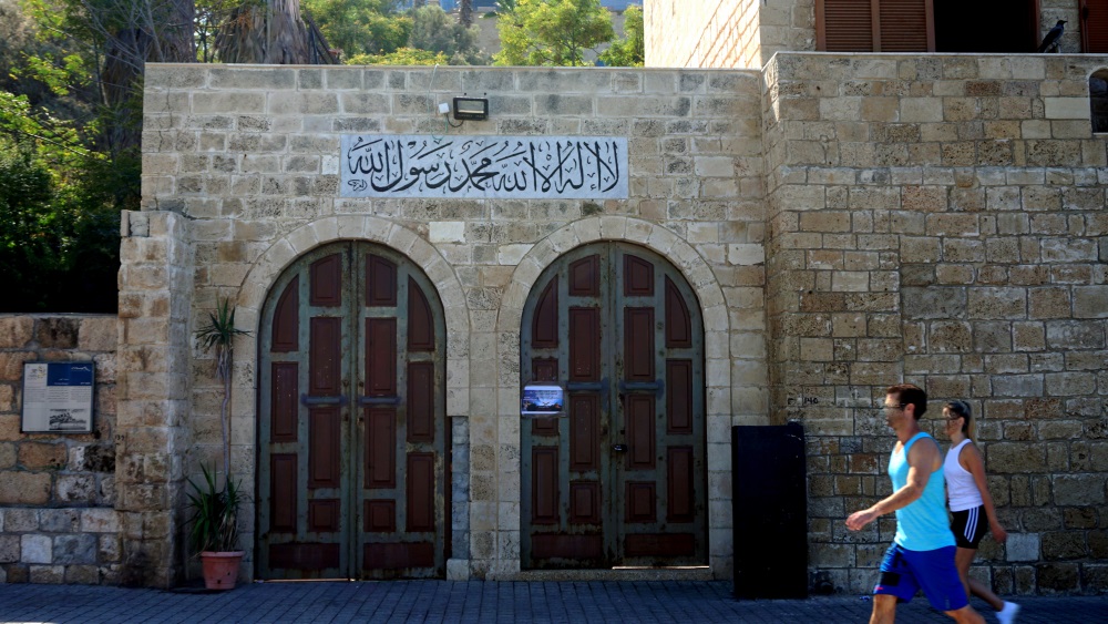 Walking day in Old Jaffa Israel (3)
