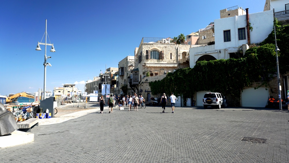 Walking day in Old Jaffa Israel (1)